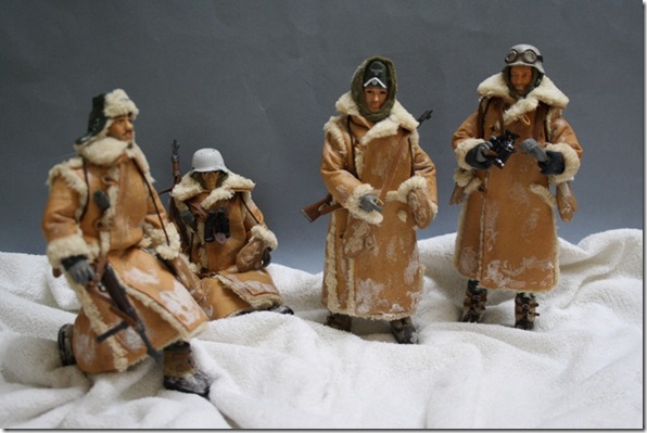 SOLDADOS ALEMANES CON UNIF. DE INVIERNO WWII  Figura Articulada Escala 1/10 Madelman custom