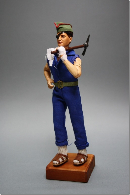 LEGIONARIO CON UNIF. DE LOS ARRESTADOS EN LAS SECCIONES DE TRABAJO 1976-82  Figura articulada Escala 1/10 madelman custom