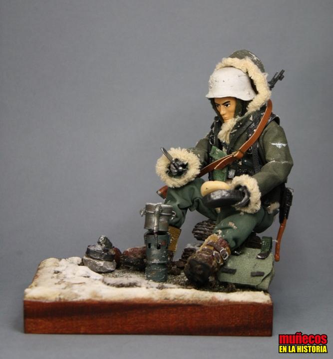 SOLDADO ALEMAN EN INVIERNO CON COCINILLA DE CAMPAÑA Figura articulada Escala 1/10 madelman custom