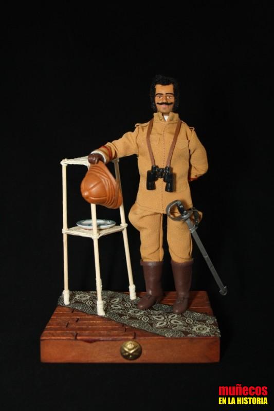 CAPITÁN DE ARTILLERÍA EN UNIFORME DE VERANO CON SALACOT, PLAZAS AFRICANAS 1906 – Figura articulada Escala 1/10 madelman custom